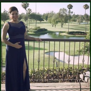 Solo use este vestido una ves para un evento.